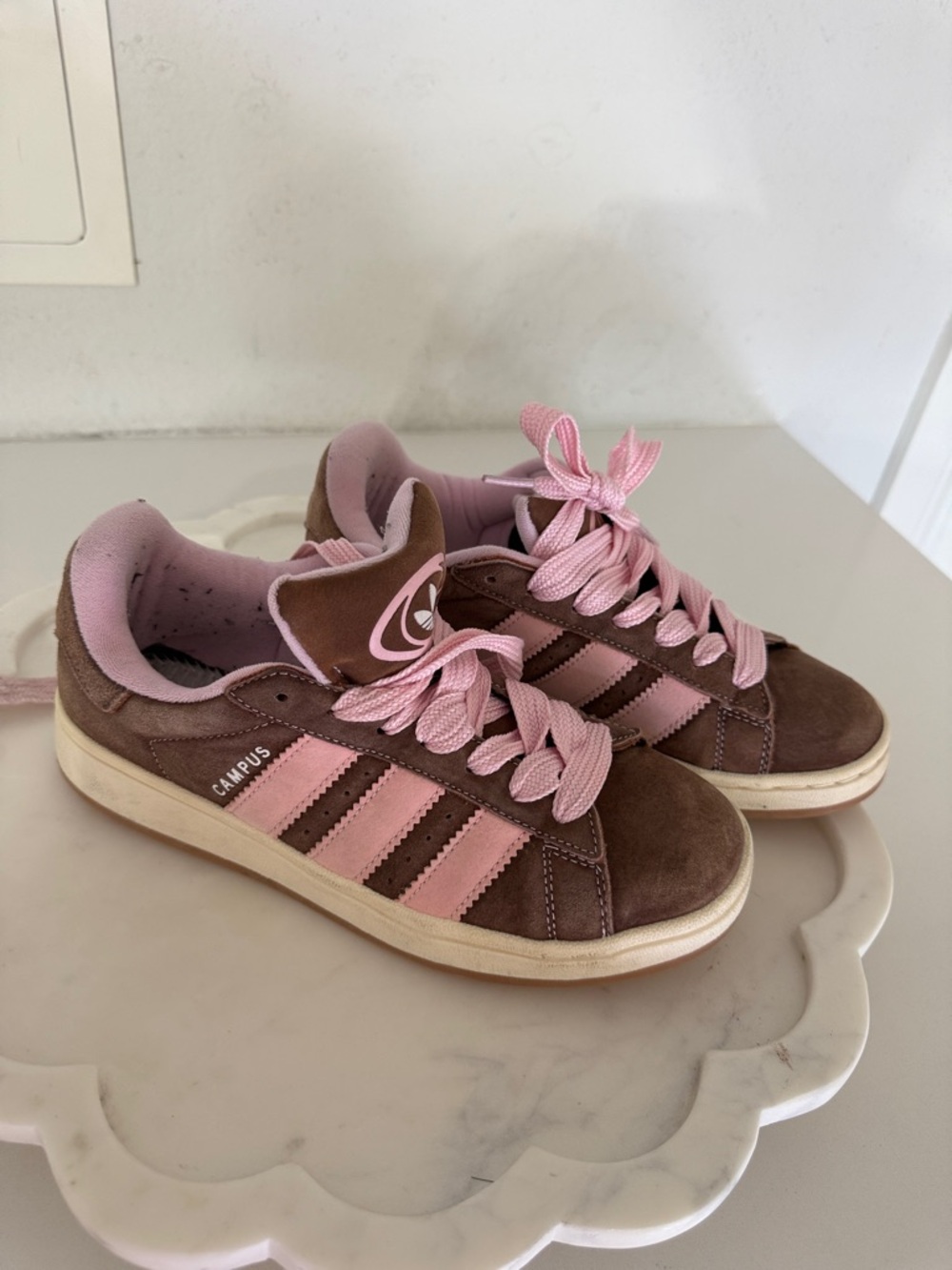 adidas Campus Low Top Sneakers in Brown & Pink size 7